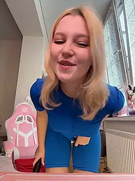 Snapshot of Crystal_Neko chatting on November 20, 12:17 pm Crystal Neko online show from November 20, 12:17 pm