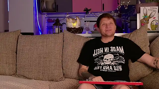 Crystal Neko online show from April 3, 9:21 pm