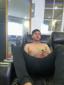 Moisesjrtapia online show from February 24, 2:01 am