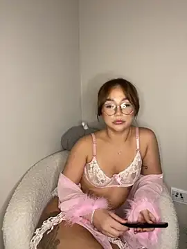 MissPixieRae online show from October 12, 10:44 pm