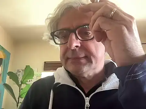 Snapshot of chtentation chatting on February 25, 11:43 am chtentation online show from February 25, 11:43 am