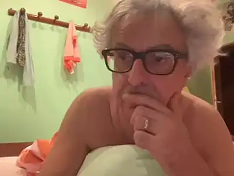 Snapshot of chtentation chatting on February 2, 11:04 pm chtentation online show from February 2, 11:04 pm