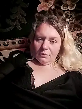 Snapshot of Fiona696 chatting on October 7, 8:32 pm Fiona696 online show from October 7, 8:32 pm