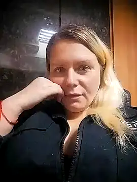 Snapshot of Fiona696 chatting on October 1, 3:38 pm Fiona696 online show from October 1, 3:38 pm