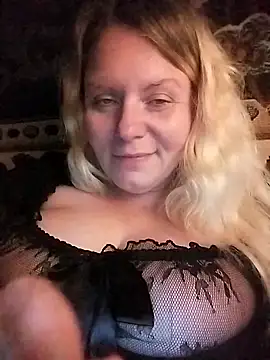 Snapshot of Fiona696 chatting on October 11, 10:00 pm Fiona696 online show from October 11, 10:00 pm