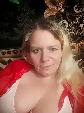 Snapshot of Fiona696 chatting on October 4, 7:43 am Fiona696 online show from October 4, 7:43 am