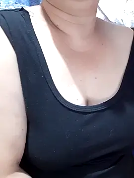 Snapshot of Kimkhaepretty chatting on February 2, 1:43 pm Kimkhaepretty online show from February 2, 1:43 pm