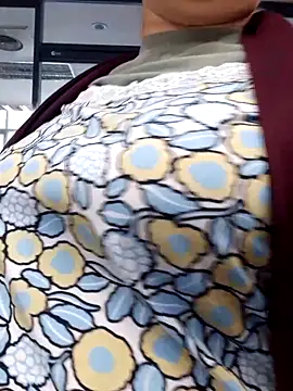 Snapshot of Kimkhaepretty chatting on February 10, 6:01 am Kimkhaepretty online show from February 10, 6:01 am