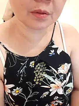 Snapshot of Kimkhaepretty chatting on February 13, 3:12 pm Kimkhaepretty online show from February 13, 3:12 pm