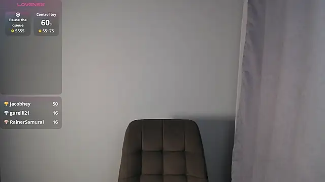 Snapshot of BellaAbey chatting on June 17, 8:52 pm BellaAbey online show from June 17, 8:52 pm