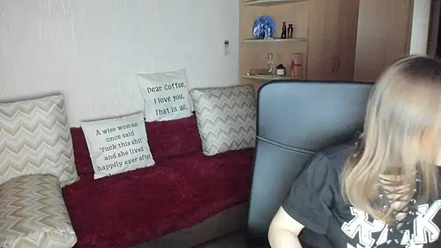 Tiffany Bates online show from January 14, 3:21 am