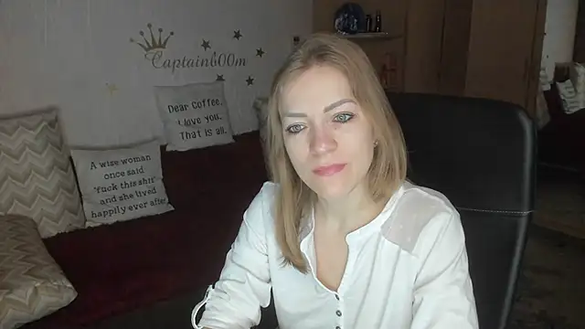 Tiffany Bates online show from October 30, 3:38 am