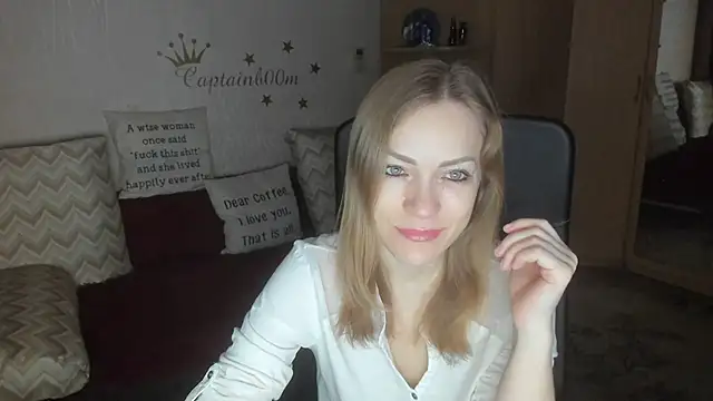 Tiffany Bates online show from November 13, 3:10 am