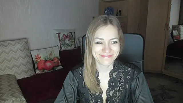 Tiffany Bates online show from January 7, 4:28 am