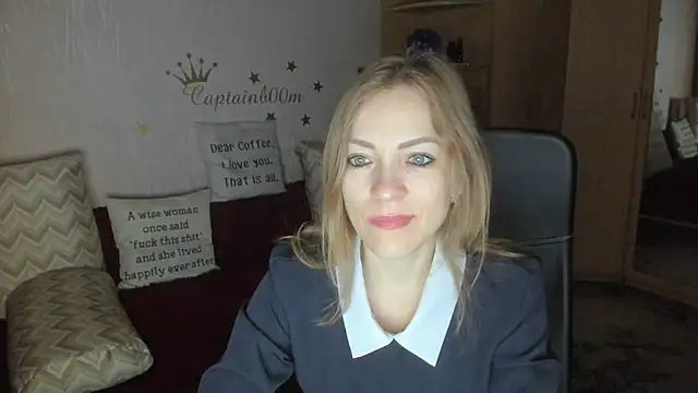 Tiffany Bates online show from October 12, 3:19 am