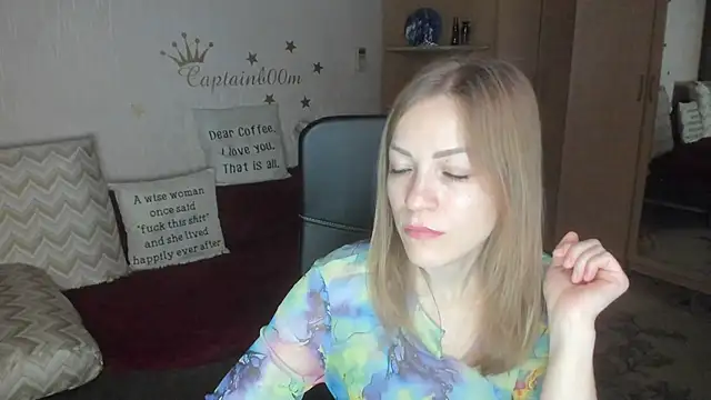 Tiffany Bates online show from November 22, 3:49 am