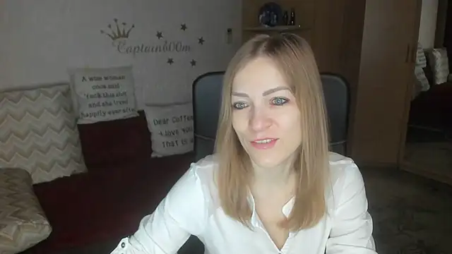 Tiffany Bates online show from November 6, 3:21 am