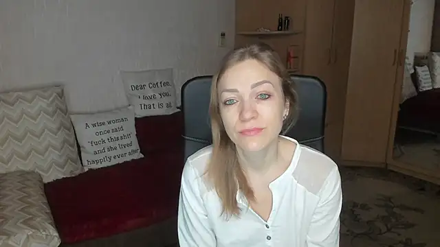 Tiffany Bates online show from December 23, 5:07 am