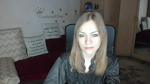 Tiffany Bates online show from December 20, 3:42 am