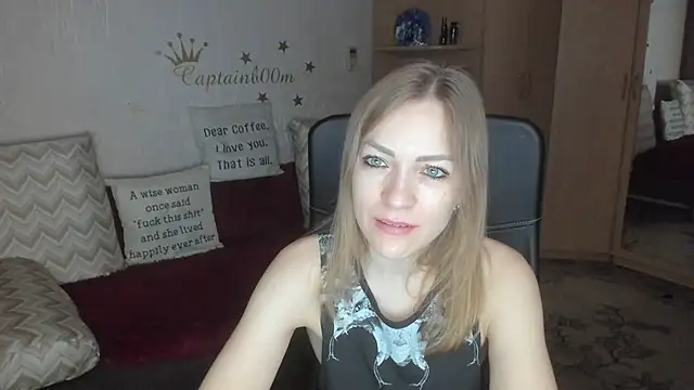 Tiffany Bates online show from November 18, 3:32 am