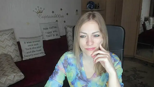 Tiffany Bates online show from October 26, 3:40 am