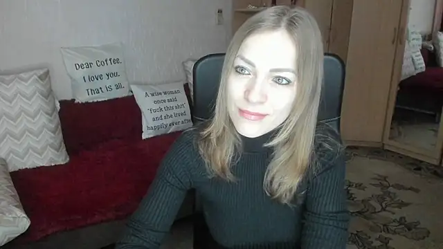 Tiffany Bates online show from March 25, 3:39 am