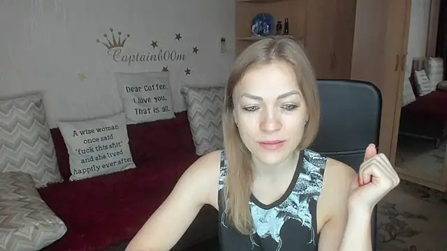 Tiffany Bates online show from October 2, 3:21 am