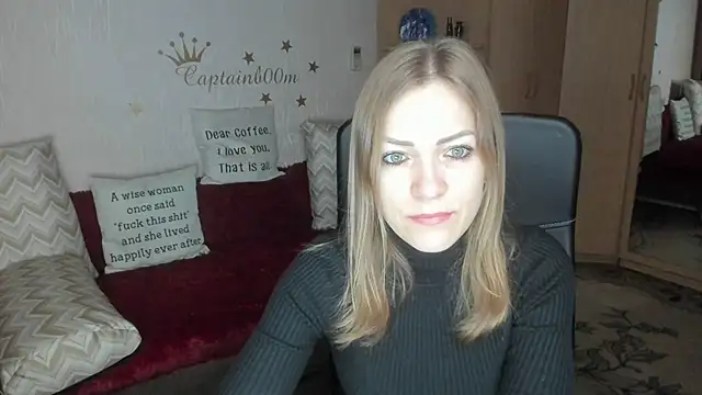 Tiffany Bates online show from November 25, 3:18 am