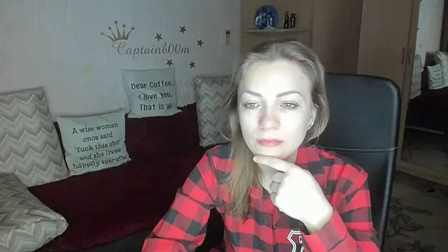 Tiffany Bates online show from December 1, 4:02 am