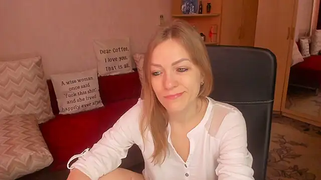 Tiffany Bates online show from February 3, 8:52 am