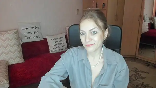 Tiffany Bates online show from April 28, 9:14 am