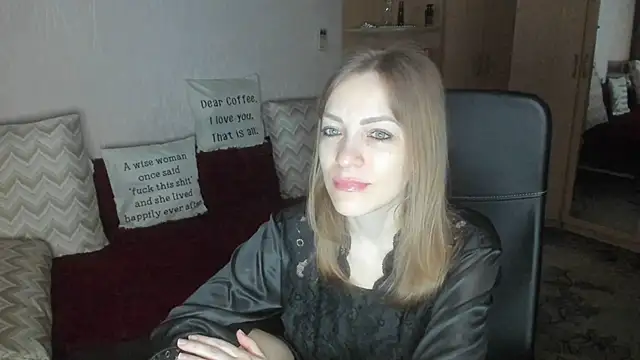 Tiffany Bates online show from February 25, 3:18 am