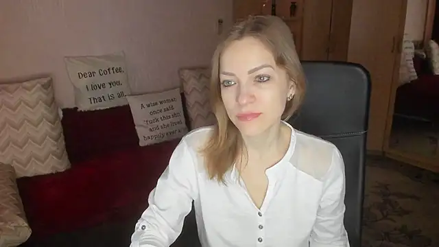 Tiffany Bates online show from March 23, 3:39 am