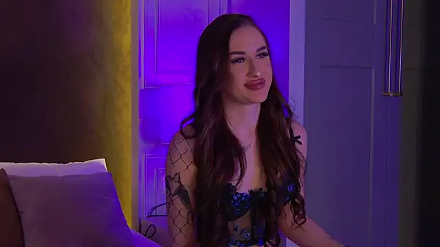 Luna Olsen online show from November 21, 6:51 pm