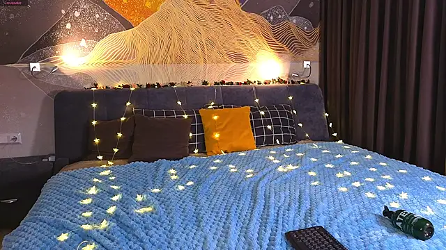 MilaYumi online show from April 18, 7:07 pm