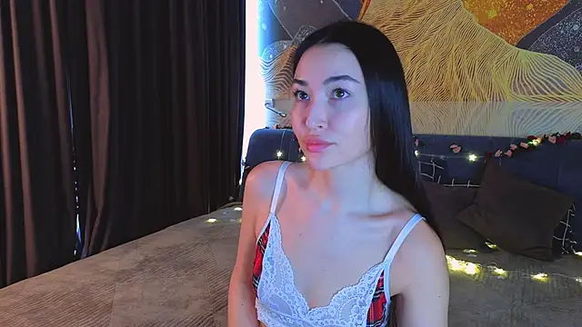 MilaYumi online show from March 19, 7:30 am