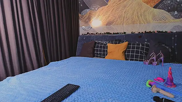 MilaYumi online show from April 3, 9:49 am