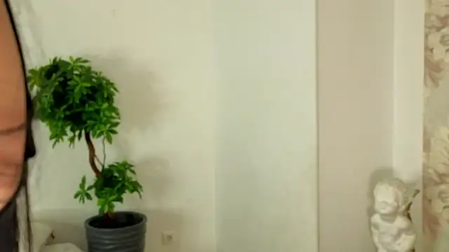 MilaYumi online show from November 28, 7:41 am