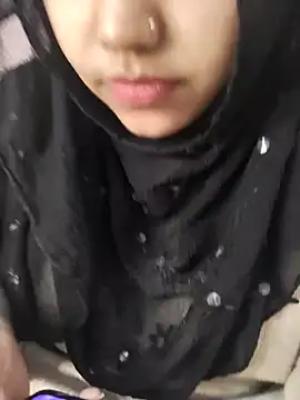 Miss Rose   online show from January 15, 6:17 am