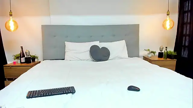 KelaniSilva online show from October 28, 7:57 pm