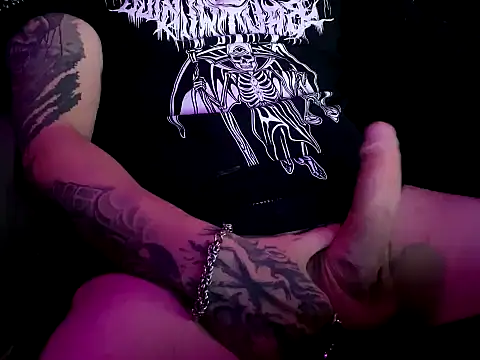 Snapshot of Sinner___ chatting on September 30, 11:00 pm Sinner online show from September 30, 11:00 pm