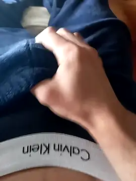 ruiiizz online show from March 8, 9:34 am