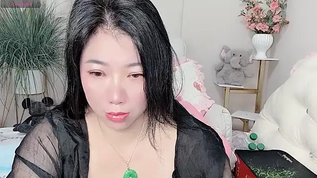 Huanhuan- online show from February 26, 7:30 am