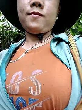 Snapshot of Samyy_xx chatting on November 12, 6:17 am Samyy xx online show from November 12, 6:17 am