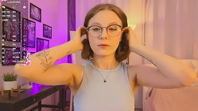 Bubblegum Babe  online show from October 9, 8:20 pm