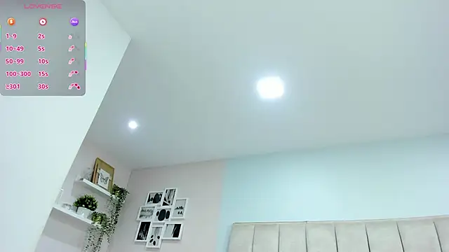 EllaaThorne online show from November 14, 8:18 am