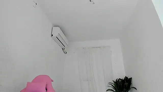 Snapshot of vanelope_smith chatting on November 23, 2:43 am vanelope smith online show from November 23, 2:43 am