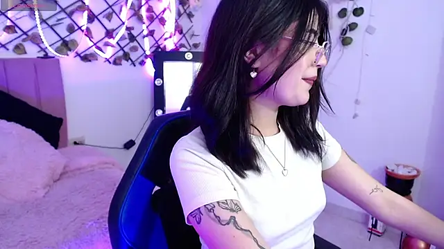 isa bunny18 online show from October 21, 8:30 pm