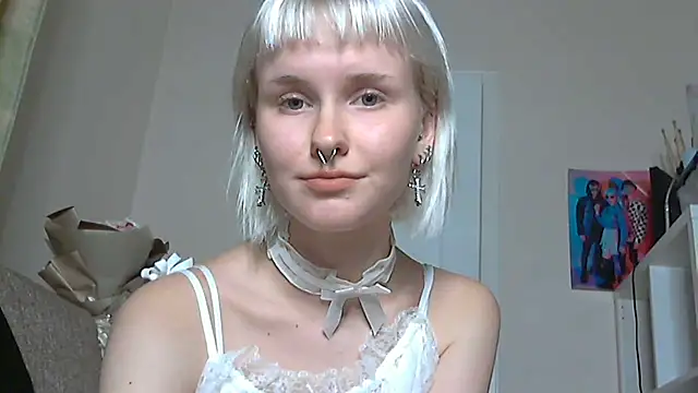 Snapshot of Paradoxy_ chatting on October 10, 7:47 pm Paradoxy online show from October 10, 7:47 pm