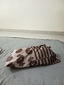 Minakshi 677 online show from April 15, 7:58 pm